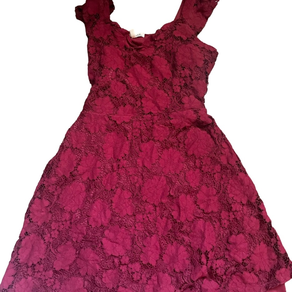 Monteau red lacy dress, size s